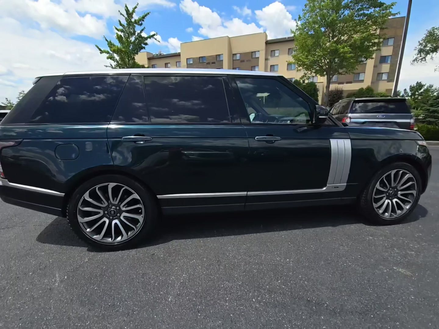 land rover range rover 2017 SALGV5FE2HA328339 image land rover range rover 2017 SALGV5FE2HA328339 image